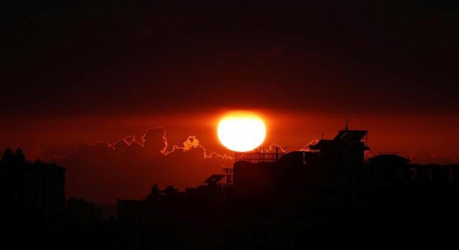 السماء فوق قطاع غزة