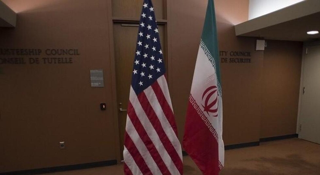 العلمان الإيراني والأمريكي