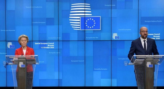 رئيس المجلس الأوروبي، شارل ميشيل، ورئيسة المفوضية الأوروبية، أورسولا فون دير لاين