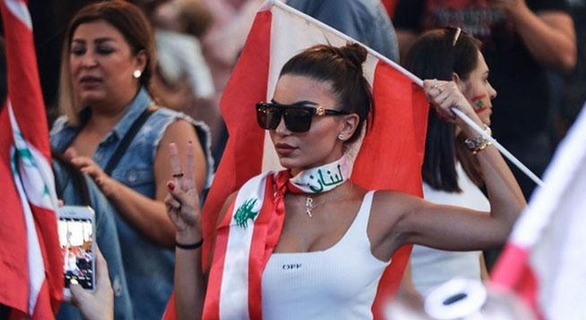 متظاهرات-في-لبنان